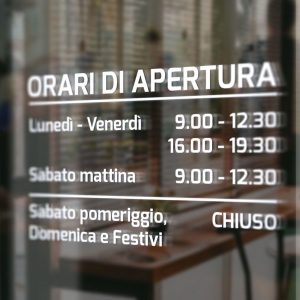 Adesivi prespaziati per vetrine